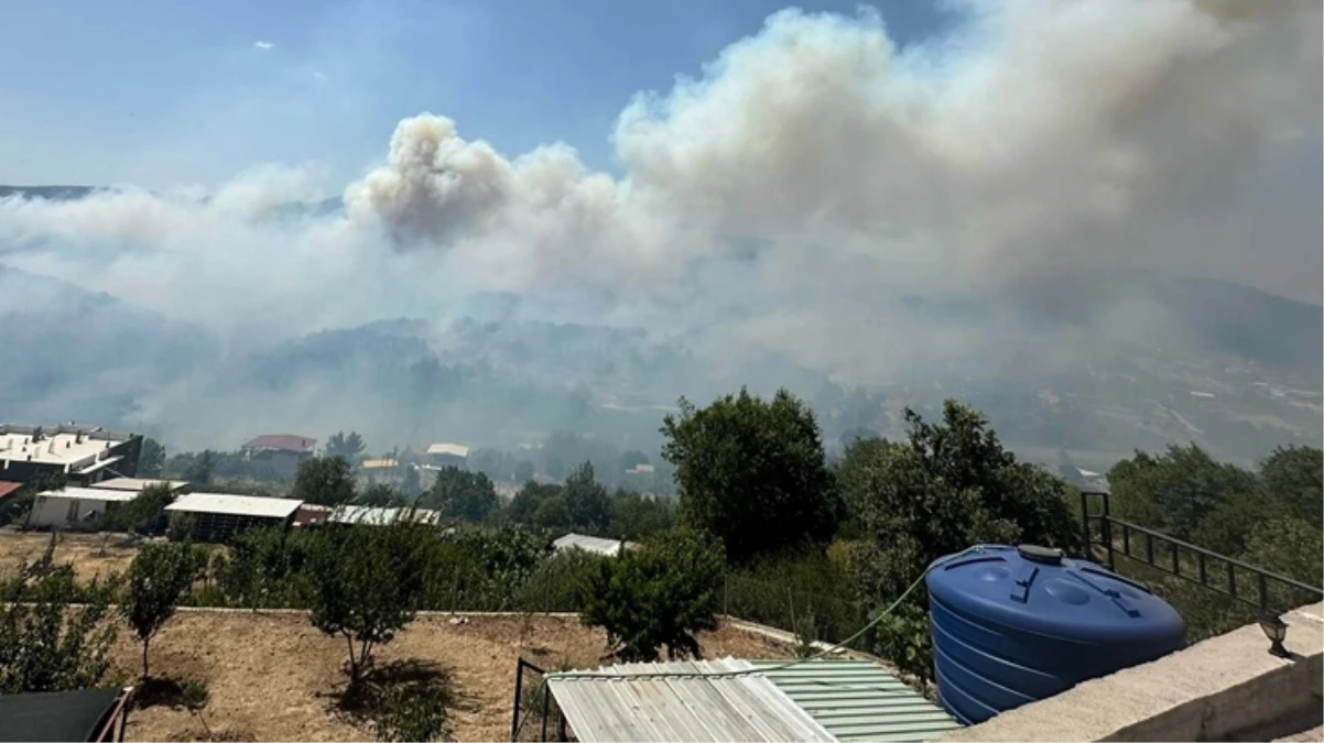 İzmir ve Balıkesir’de orman yangını! 2 mahalle boşaltıldı, Manisa kara yolu trafiğe kapatıldı