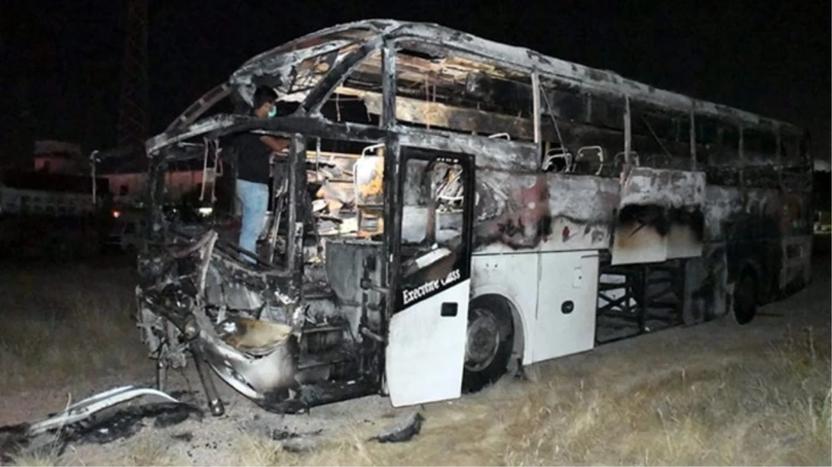 İran’da Pakistanlıları taşıyan otobüsün devrilmesi sonucu 28 kişi öldü, 23 kişi yaralandı
