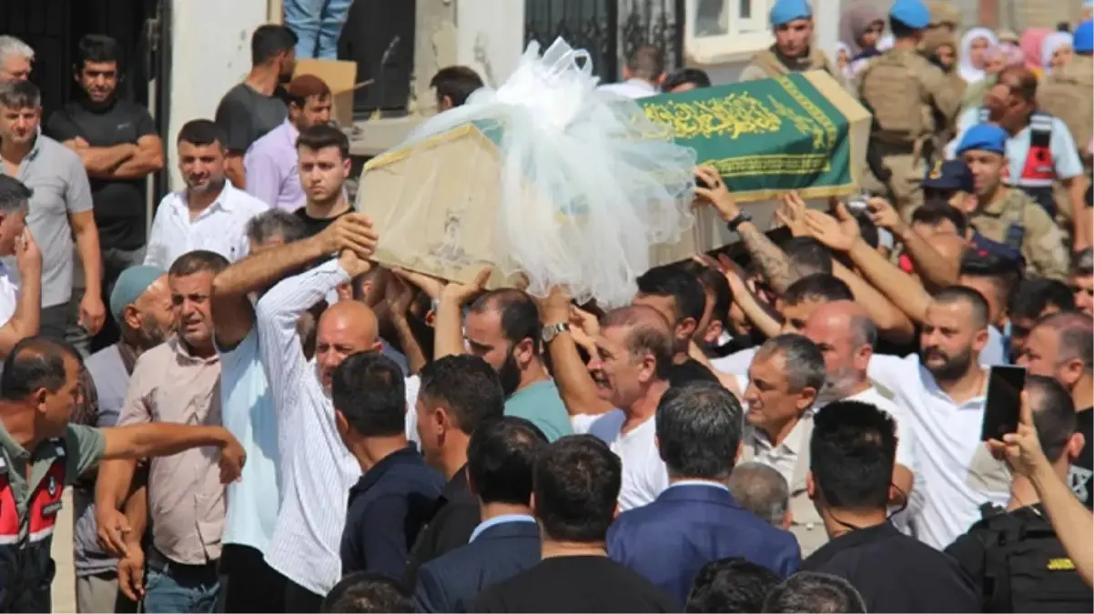 Narin’in tabutunun üzerine konulan gelinliğin sırrı ortaya çıktı