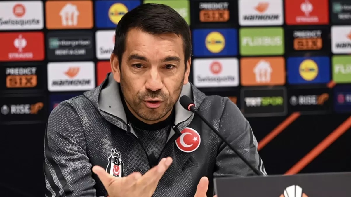 Beşiktaş’ta teknik direktör Giovanni van Bronckhorst ile yollar ayrıldı