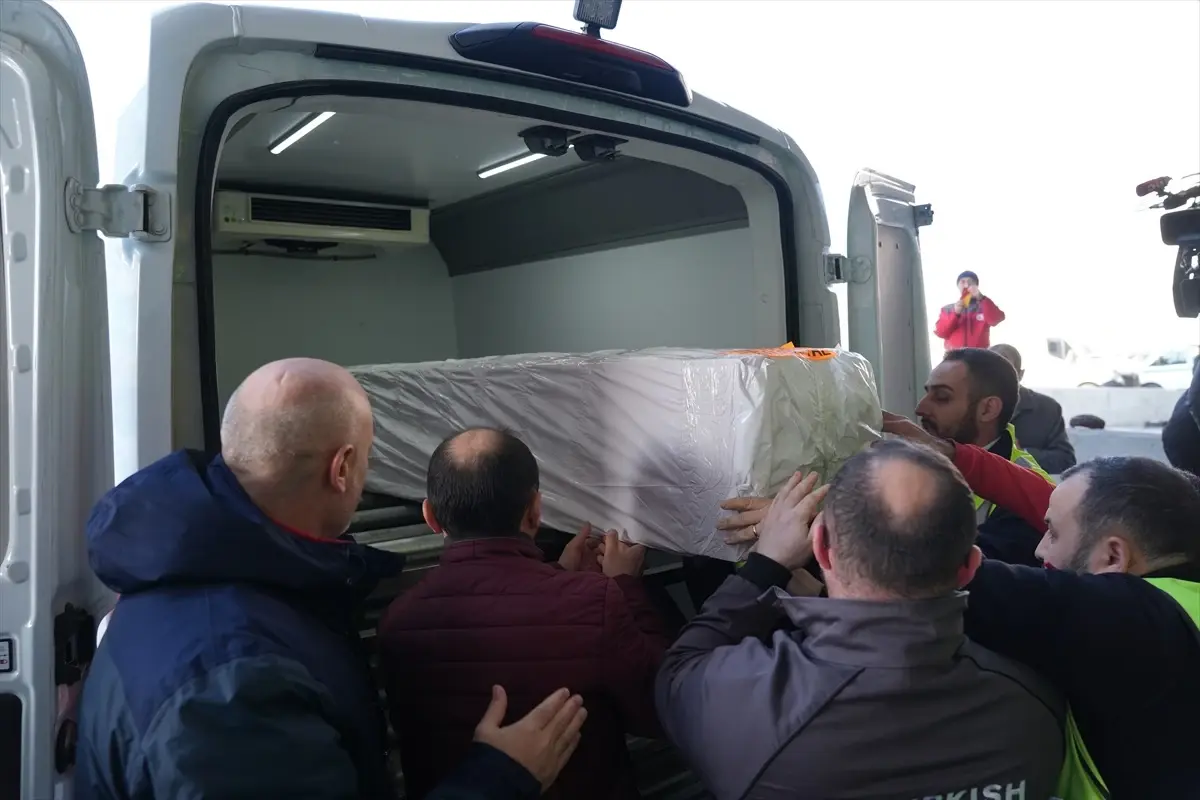 Ferdi Tayfur’un cenazesi İstanbul’a getirildi