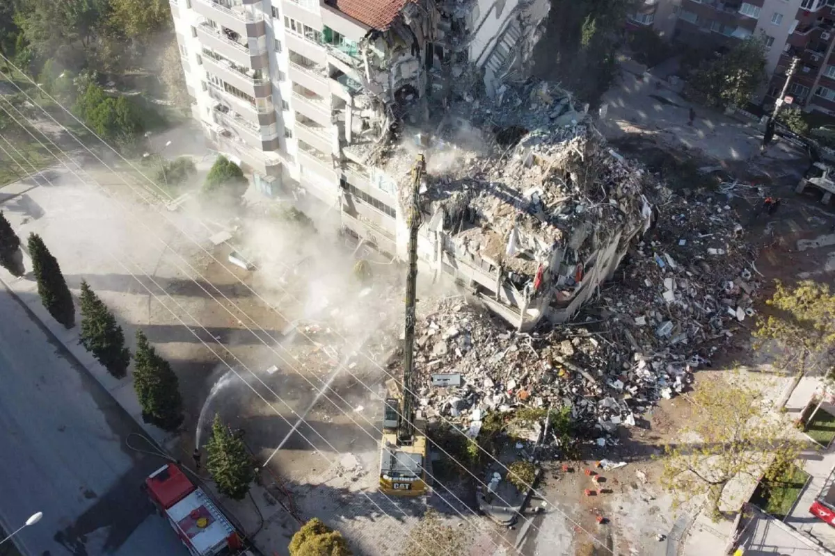 Jeofizik mühendisinden korkutan uyarı: İzmir’in deprem riski İstanbul’dan daha yüksek