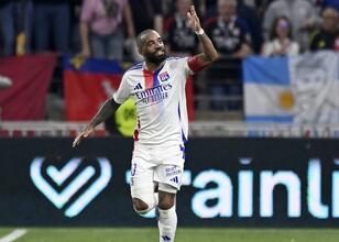 Beşiktaş’ın hedefi bedelsiz Lacazette!