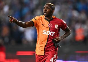 Galatasaray’da Osimhen pankartı!