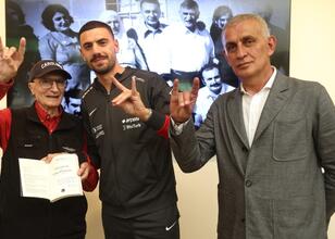 Merih Demiral: ‘Bozkurt pozunu Aziz Sancar istedi’